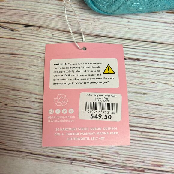 Skinnydip London Women's Millie Nylon Camera Heart Crossbody - Picture 4 of 4